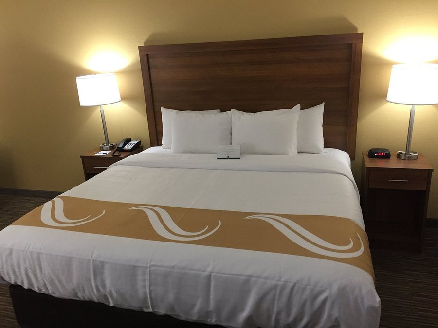 Quality Inn — Guest room