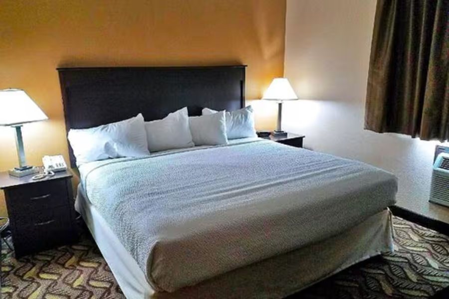 Quality Inn Bismarck — Guest room
