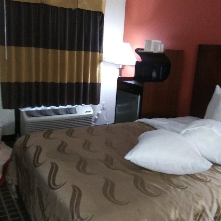Quality Inn by Choice Hotels Commerce Ga — Guest room