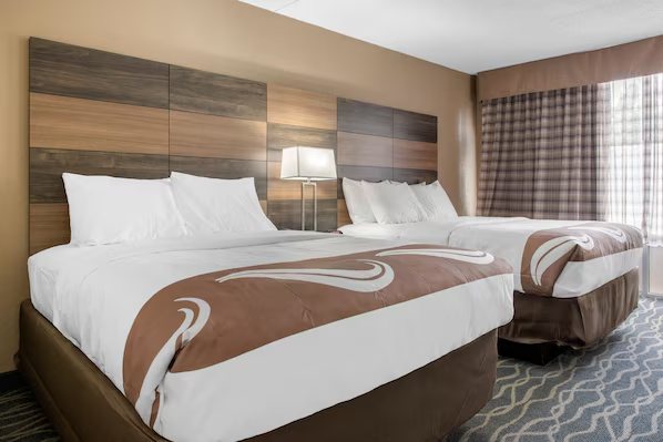 Quality Inn Central — Guest room