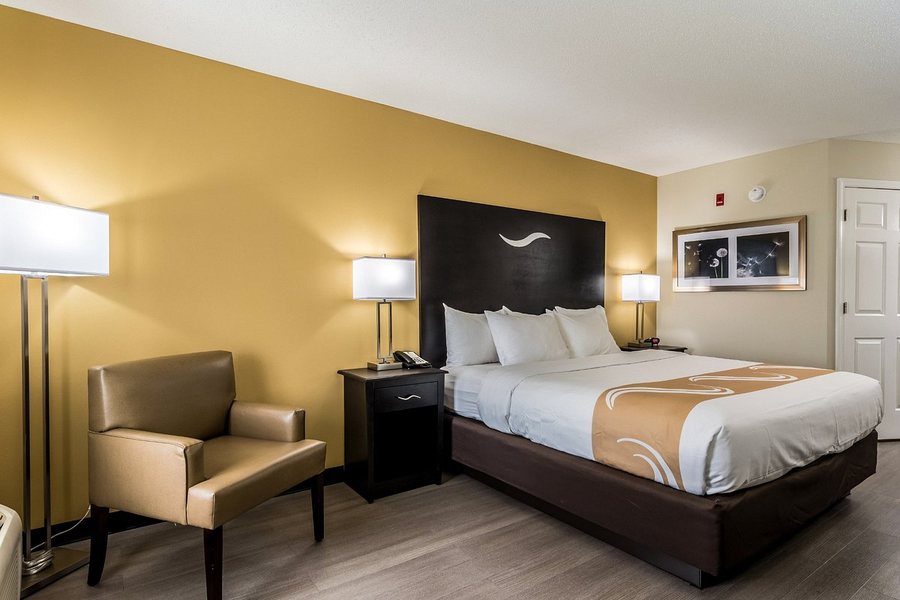 Quality Inn Chapel Hill University Area — Guest room