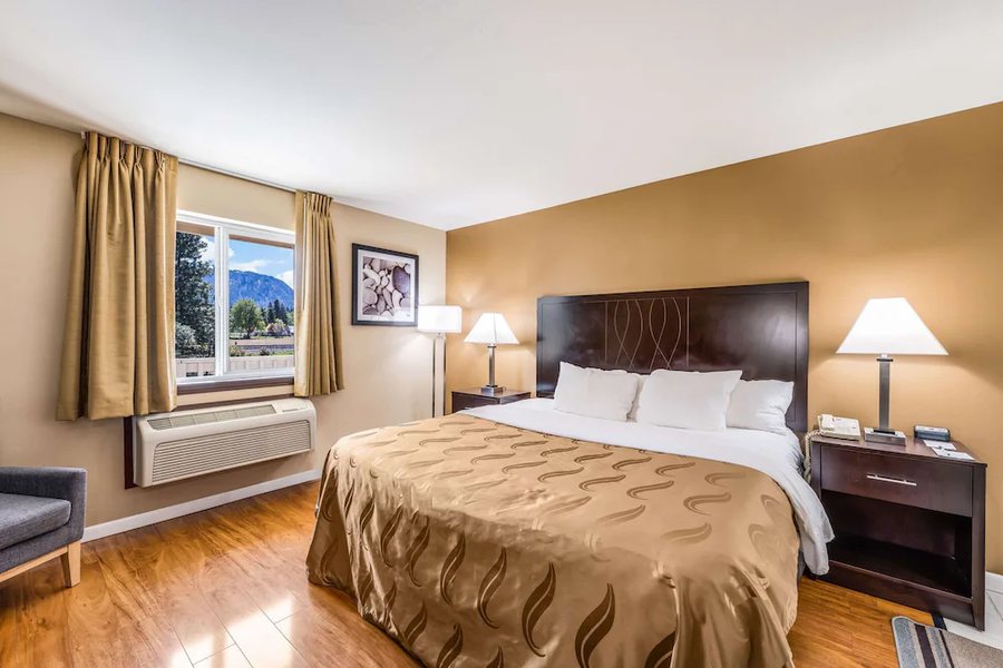Quality Inn Cle Elum Ellensburg — Guest room