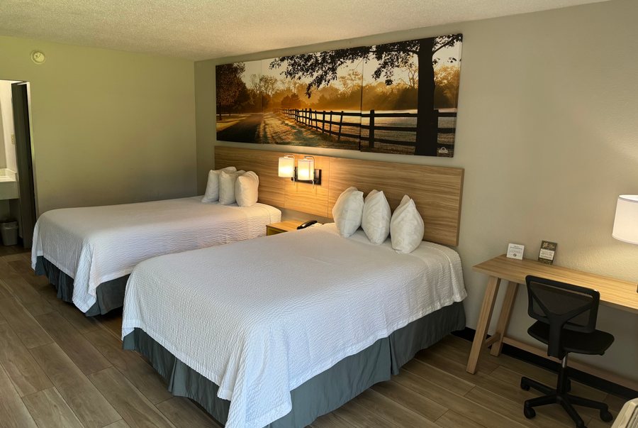 Quality Inn Crystal River — Guest room