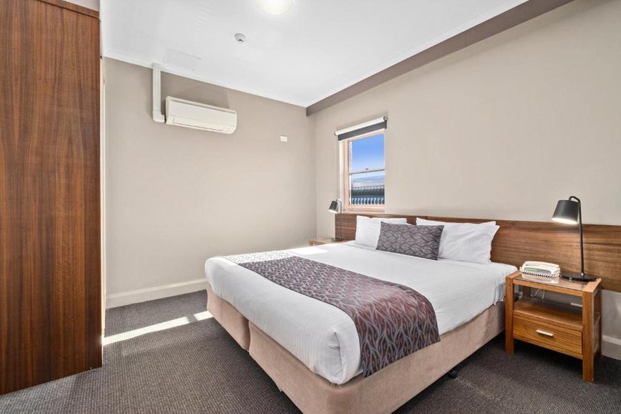 Quality Inn — Guest room