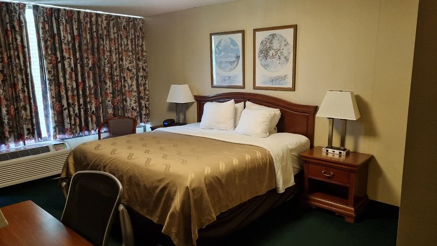 Quality Inn — Guest room