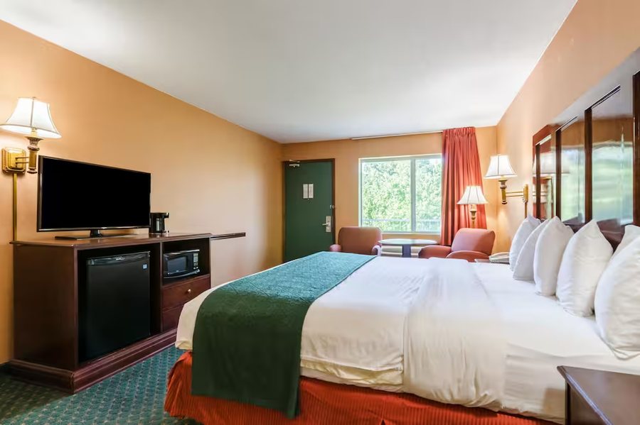 Quality Inn Eureka Springs South — Guest room