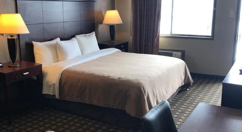 Quality Inn Evanston Near Wyoming Downs — Guest room