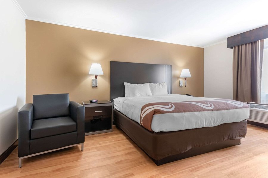 Quality Inn — Guest room