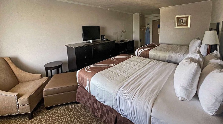 Quality Inn — Guest room
