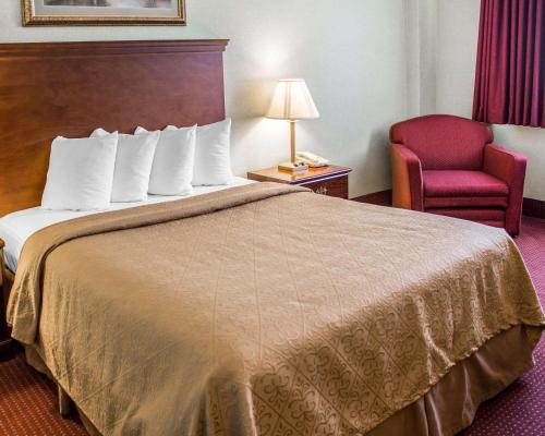 Quality Inn — Guest room
