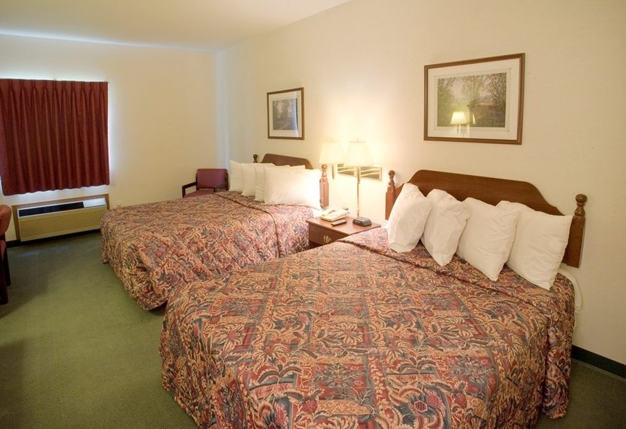 Quality Inn — Guest room