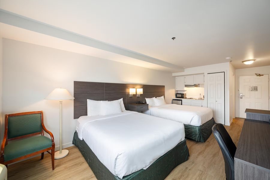 Quality Inn Grand Suites Bellingham — Guest room