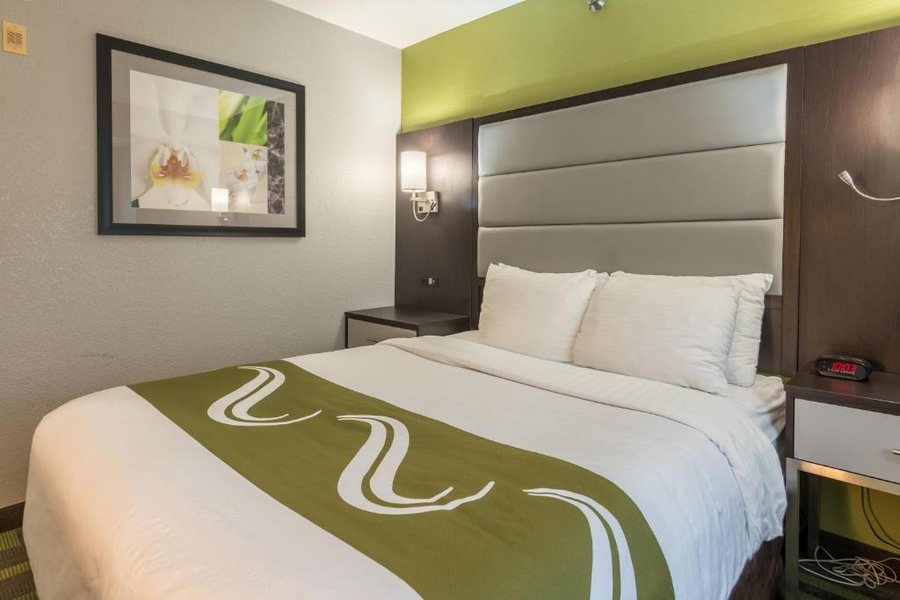Quality Inn Grove City Columbus South — Guest room