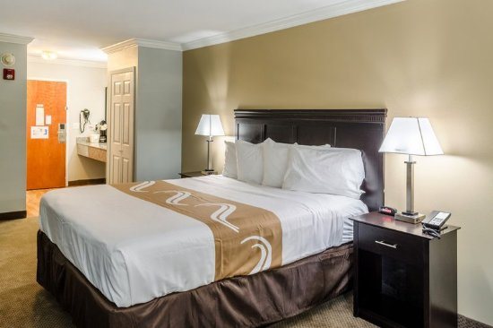 Quality Inn — Guest room