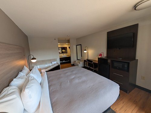 Quality Inn — Guest room