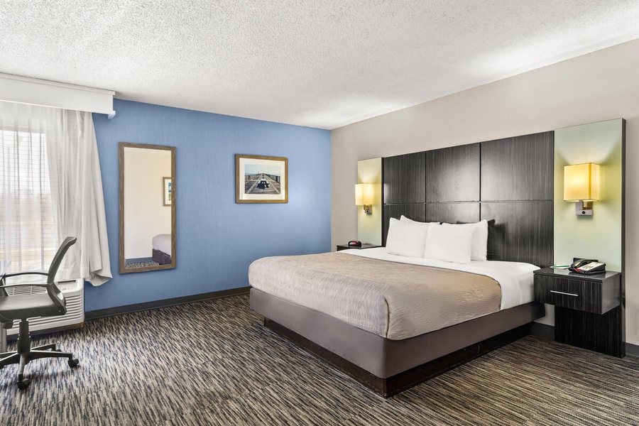 Quality Inn Jacksonville Orange Park near Naval Air Station — Guest room