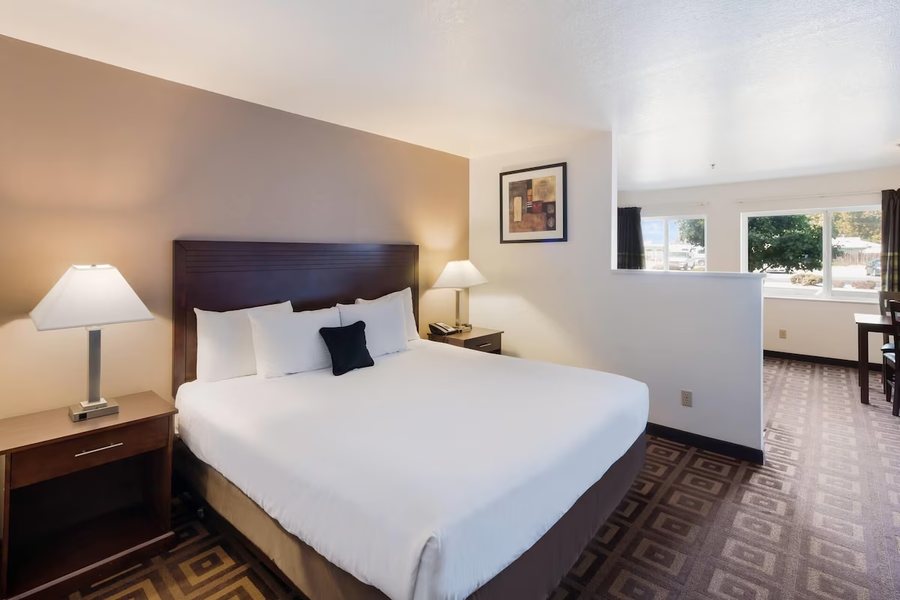 Quality Inn — Guest room