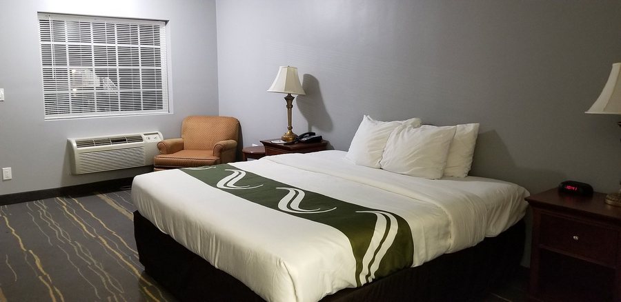 Quality Inn Kodak Sevierville — Guest room