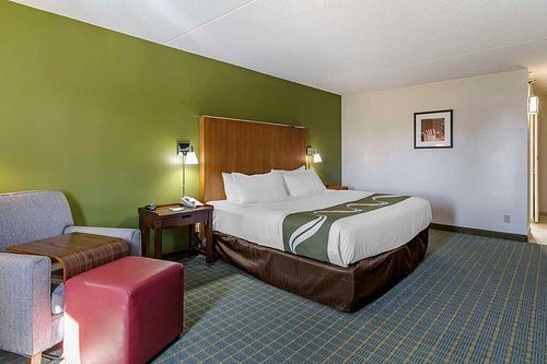 Quality Inn — Guest room