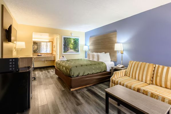 Quality Inn — Guest room