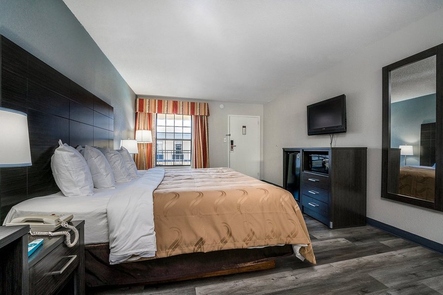 Quality Inn New River — Guest room