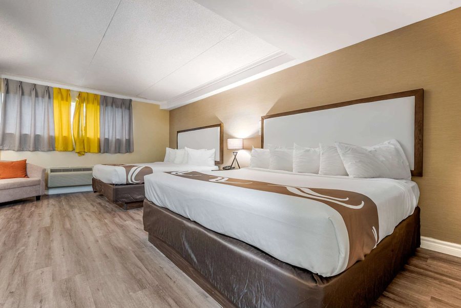 Quality Inn Niagara Falls Blvd — Guest room