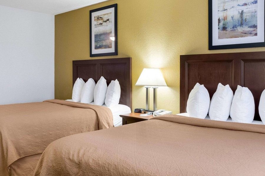 Quality Inn — Guest room
