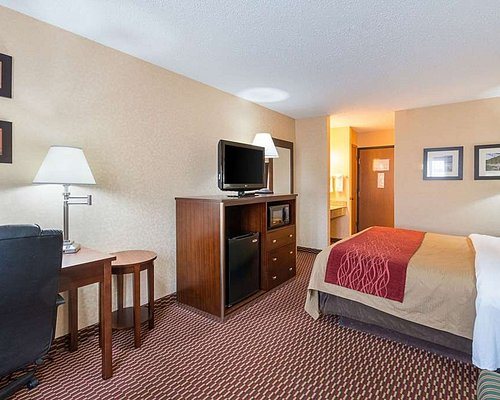 Quality Inn Parkersburg North Vienna — Guest room