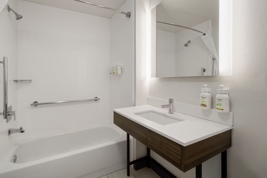 Quality Inn Pooler Savannah I 95 — Bathroom