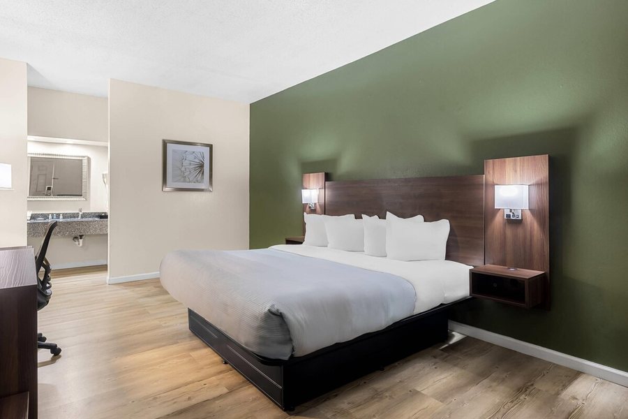 Quality Inn Port Wentworth Savannah North — Guest room