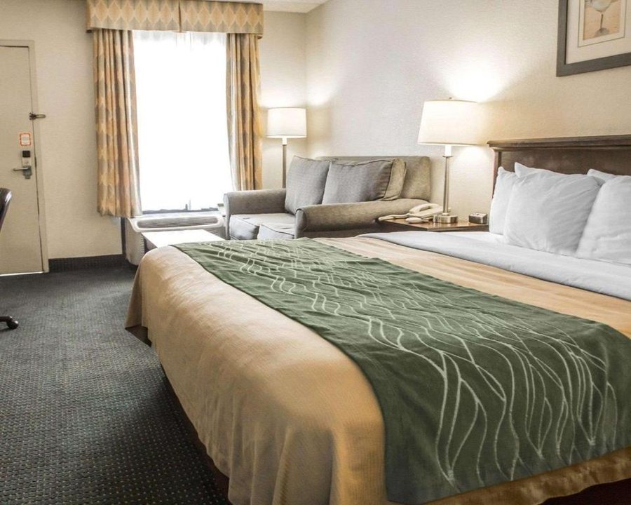 Quality Inn Riverside Near UCR And Downtown — Guest room