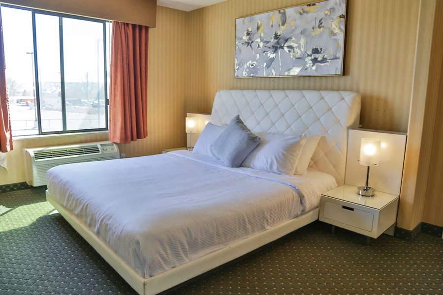 Quality Inn — Guest room