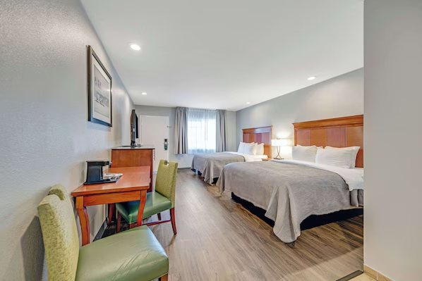 Quality Inn — Guest room