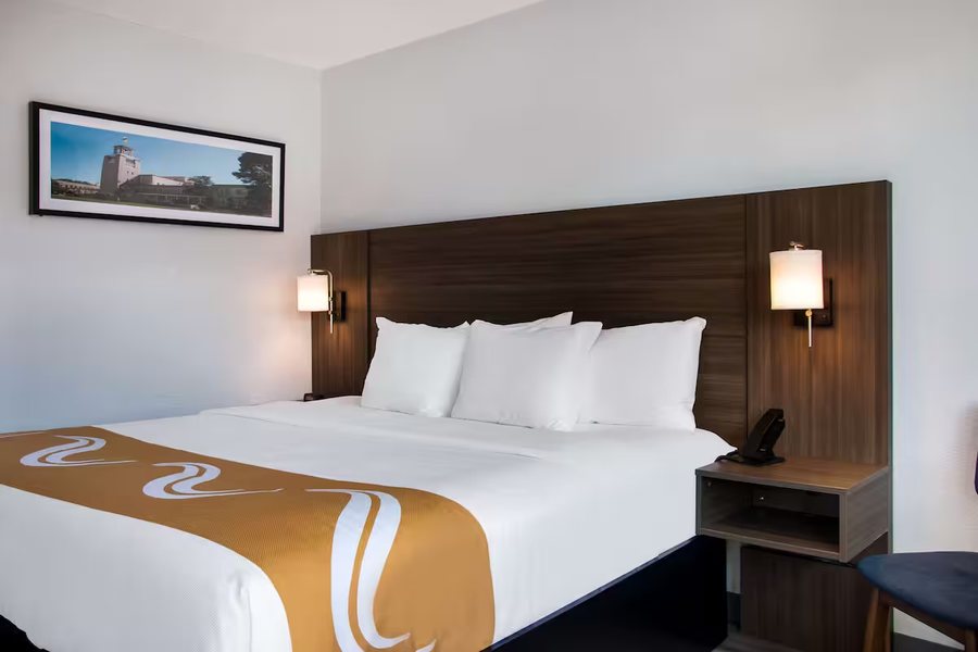 Quality Inn — Guest room