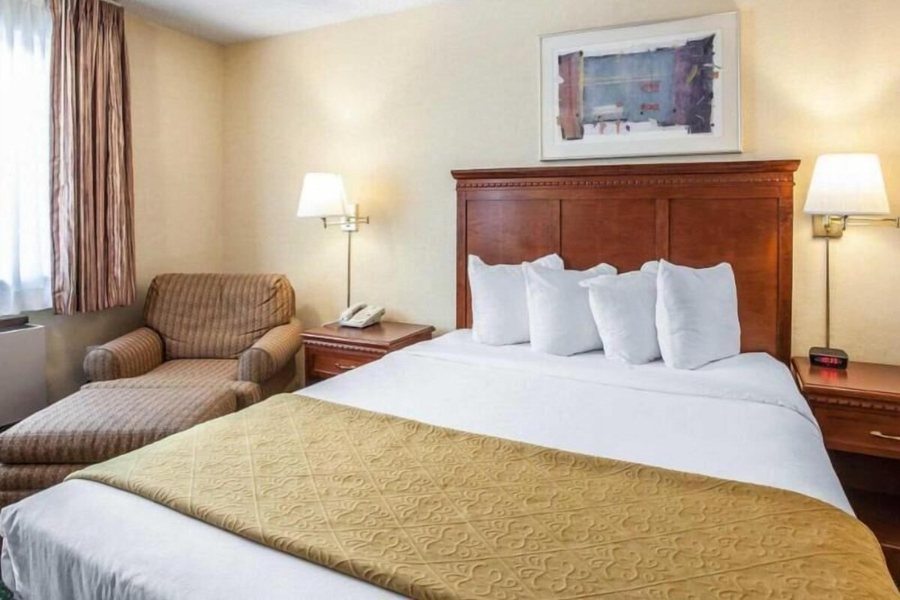 Quality Inn SeaTac Airport — Guest room