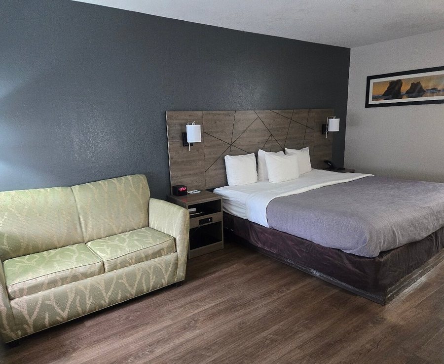 Quality Inn Simpsonville Greenville — Guest room