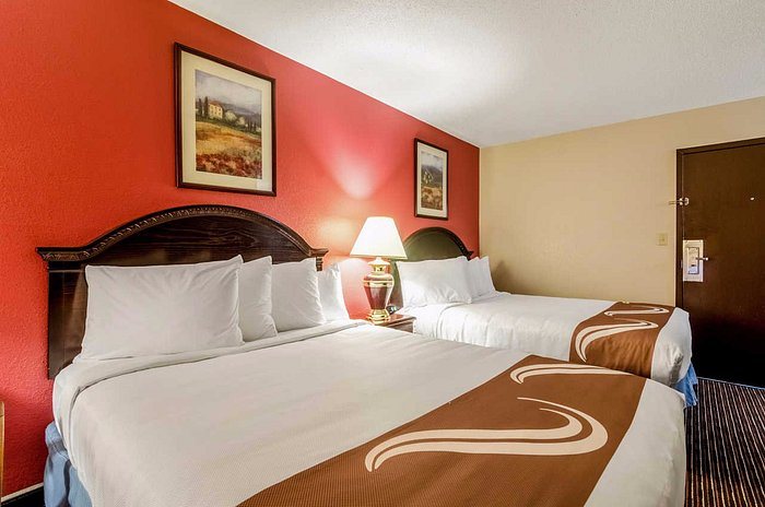 Quality Inn South — Guest room