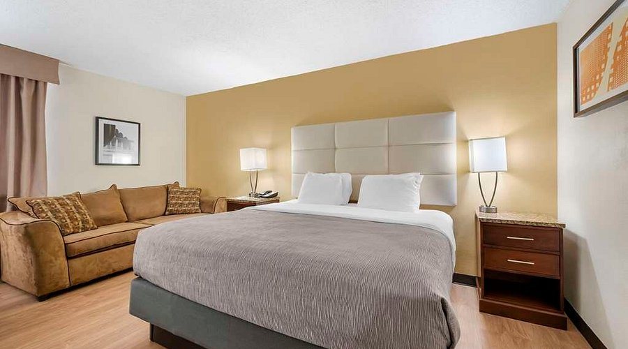 Quality Inn Suites Alamosa — Guest room
