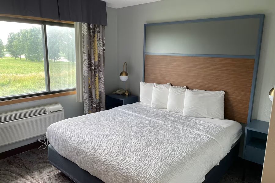 Quality Inn Suites Ankeny Des Moines — Guest room