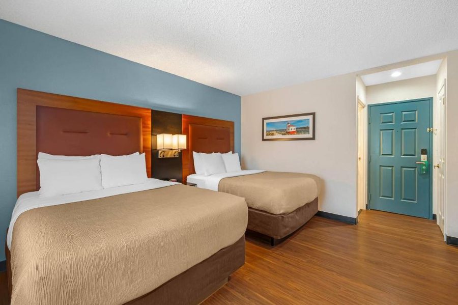 Quality Inn Suites at Coos Bay — Guest room