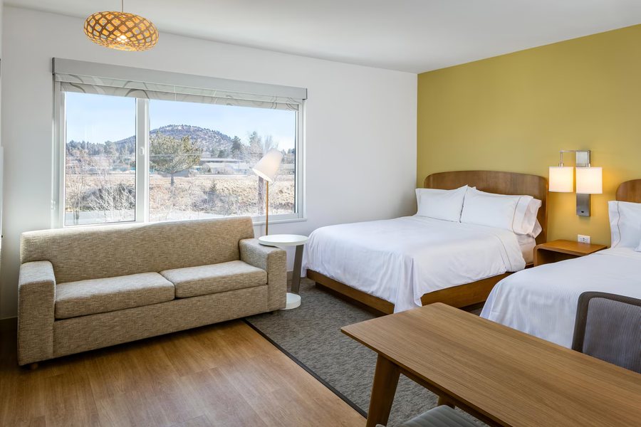 Quality Inn Suites — Guest room