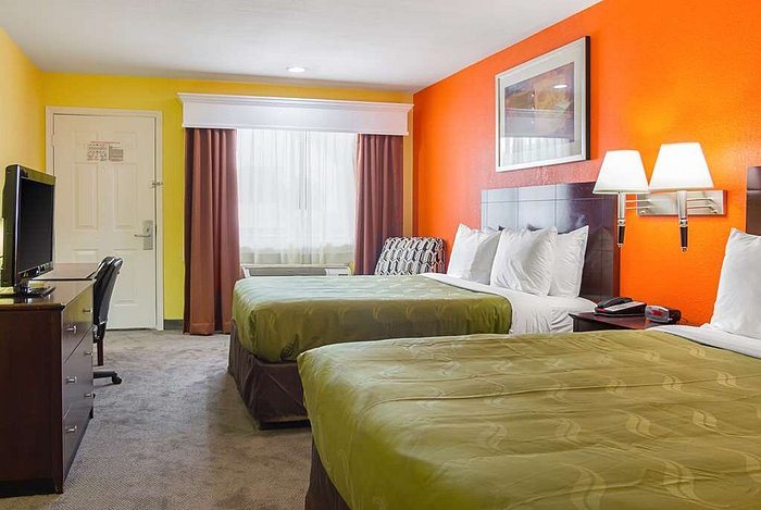 Quality Inn Suites — Guest room