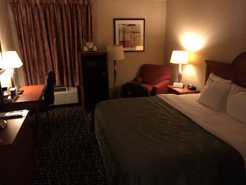 Quality Inn Suites Downtown Mansfield — Guest room