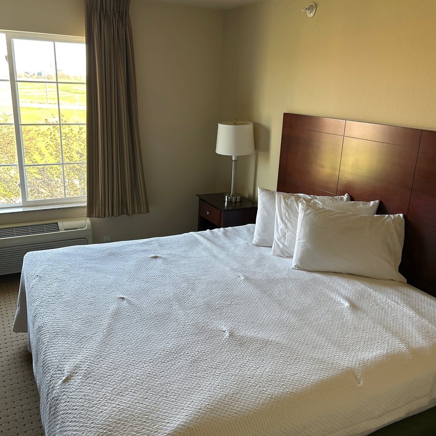 Quality Inn Suites — Guest room