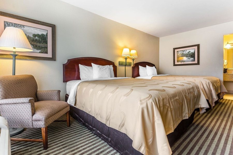 Quality Inn Suites Georgetown — Guest room