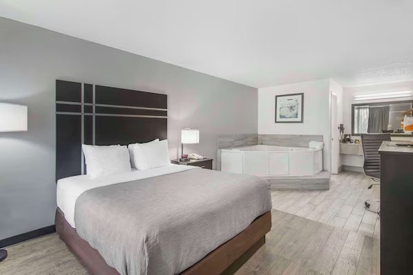 Quality Inn Suites Hardeeville Savannah North — Guest room