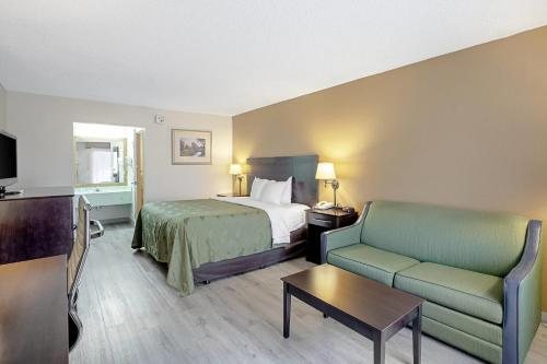Quality Inn Suites Live Oak I 10 Exit 283 — Guest room