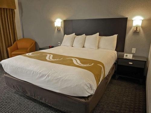 Quality Inn Suites Morgan Hill — Guest room