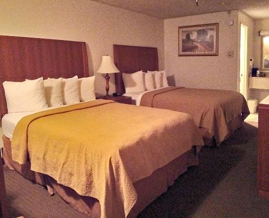 Quality Inn Suites near Downtown Bakersfield — Guest room