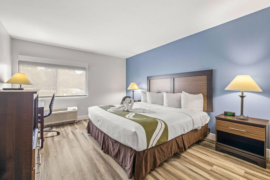 Quality Inn Suites Near Fairgrounds Ybor City — Guest room